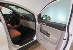 2020 Kia Sportage - Image 22