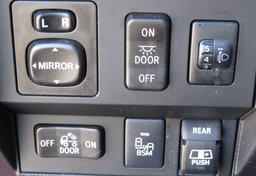 2014 Toyota Tundra 4WD Truck - Image 40