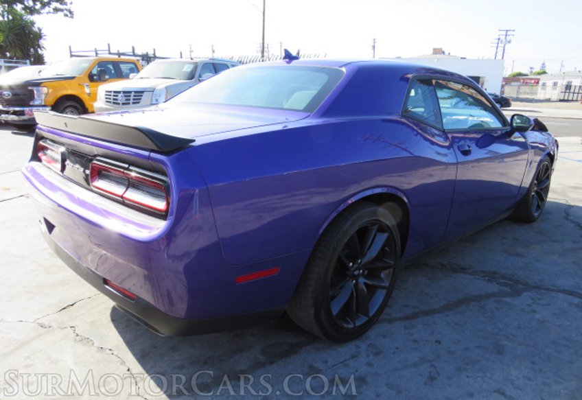 2019 Dodge Challenger - Image 9