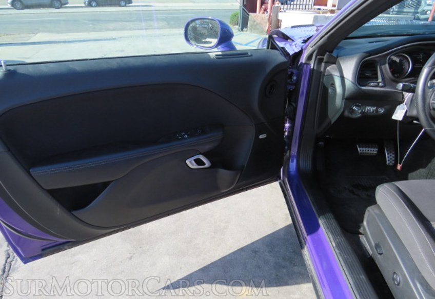 2019 Dodge Challenger - Image 32