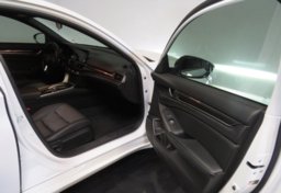 2022 Honda Accord - Image 18