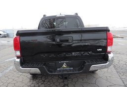 2016 Toyota Tacoma - Image 13