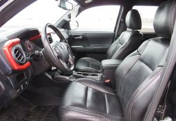 2016 Toyota Tacoma - Image 30