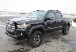 2016 Toyota Tacoma - Image 4
