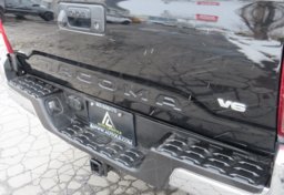 2016 Toyota Tacoma - Image 22