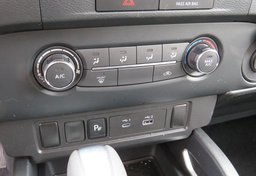 2022 Nissan Frontier - Image 41