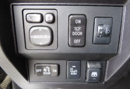 2014 Toyota Tundra 4WD Truck - Image 43