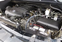 2014 Toyota Tundra 4WD Truck - Image 61