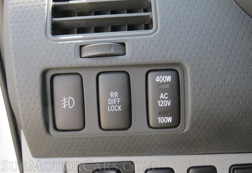 2013 Toyota Tacoma - Image 43