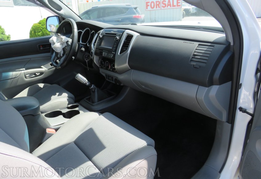 2013 Toyota Tacoma - Image 22