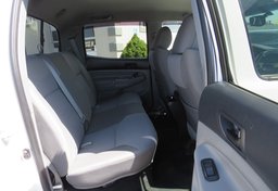 2013 Toyota Tacoma - Image 26