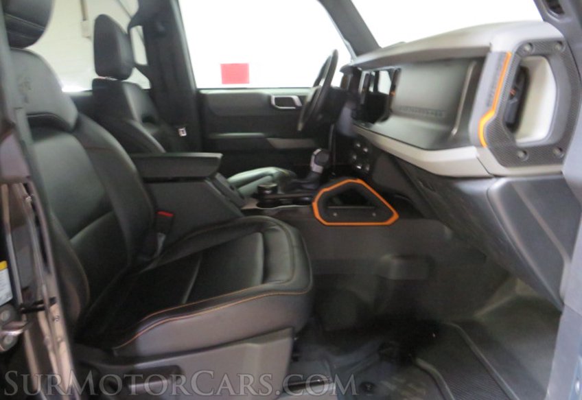 2023 Ford Bronco - Image 24