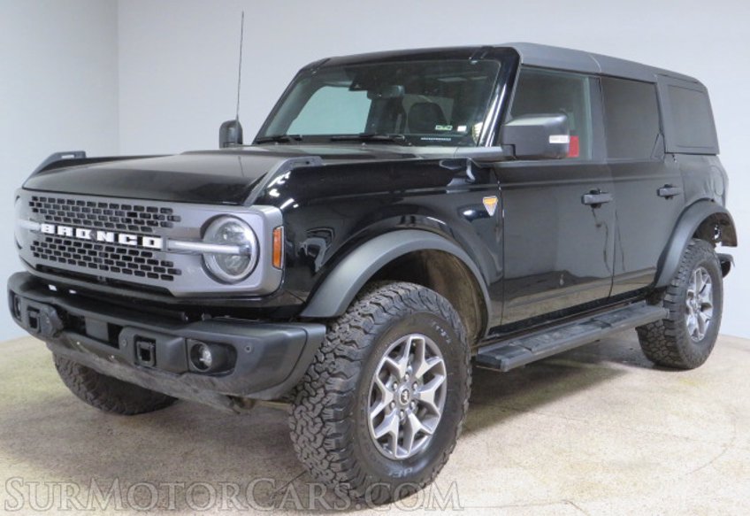 2023 Ford Bronco - Image 4