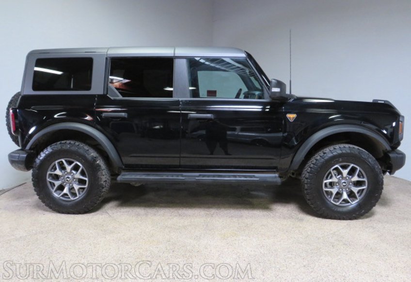 2023 Ford Bronco - Image 11