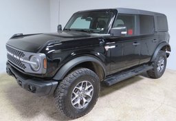 2023 Ford Bronco - Image 2