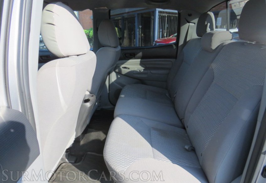 2015 Toyota Tacoma - Image 30