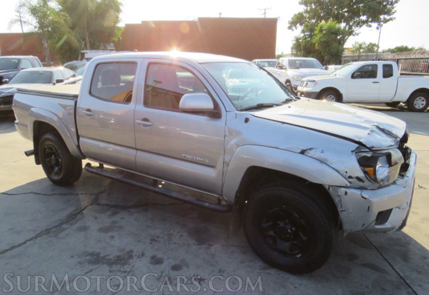 2015 Toyota Tacoma - Image 2
