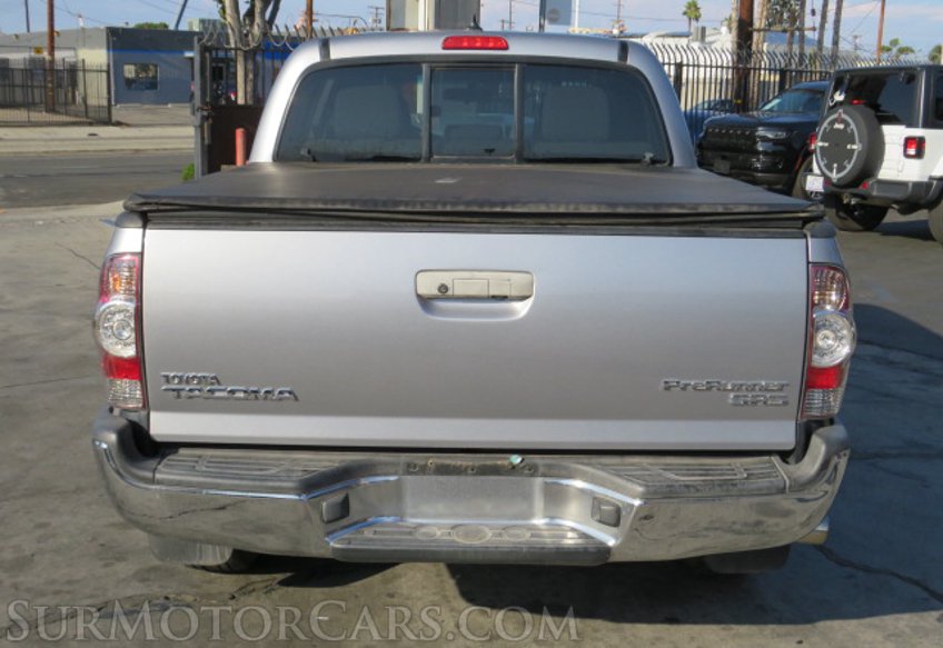 2015 Toyota Tacoma - Image 12