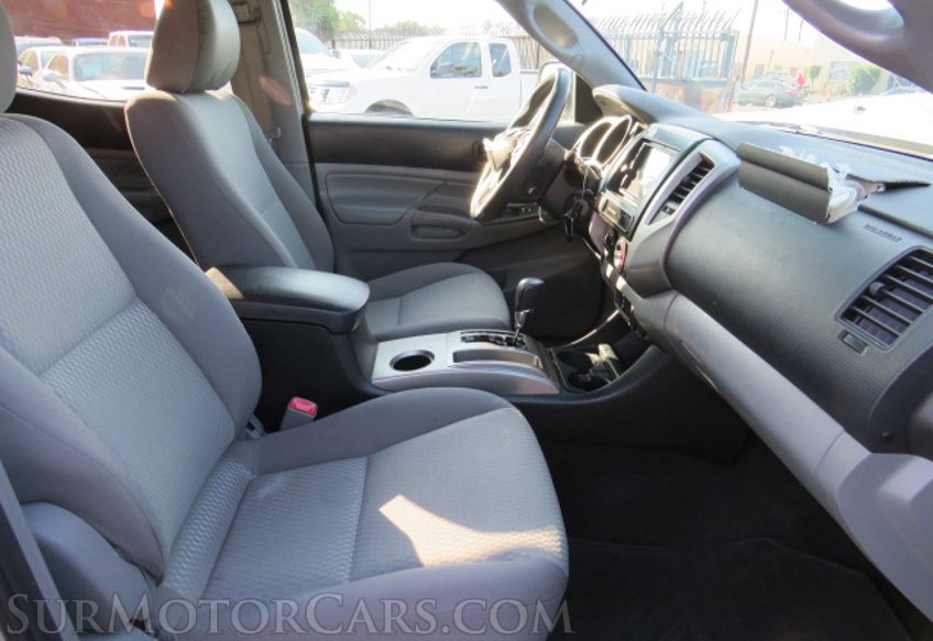 2015 Toyota Tacoma - Image 25