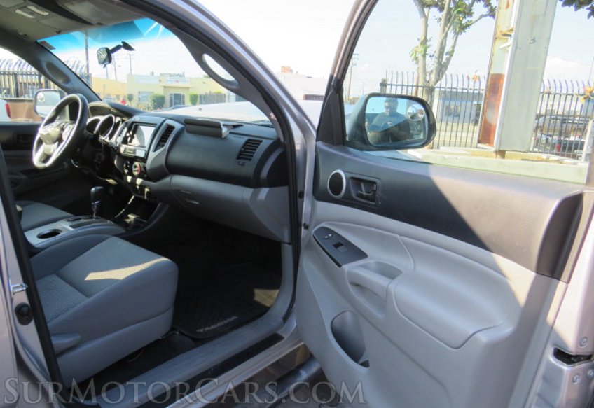 2015 Toyota Tacoma - Image 21