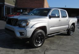 2015 Toyota Tacoma - Image 3
