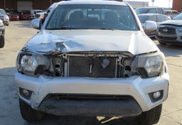 2015 Toyota Tacoma - Image 11