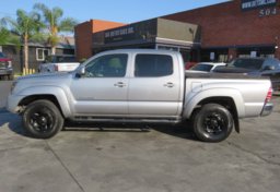 2015 Toyota Tacoma - Image 5