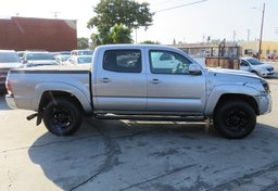 2015 Toyota Tacoma - Image 6