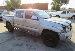 2015 Toyota Tacoma - Image 2