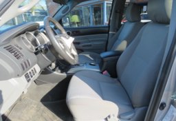 2015 Toyota Tacoma - Image 26