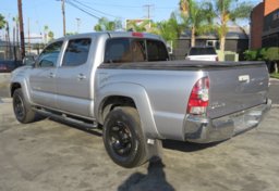 2015 Toyota Tacoma - Image 9