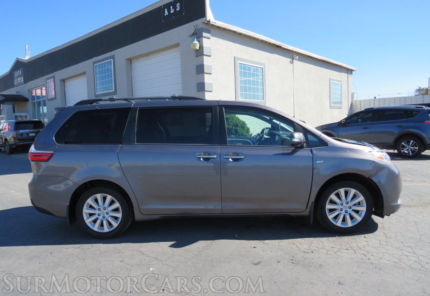2016 Toyota Sienna - Image 9