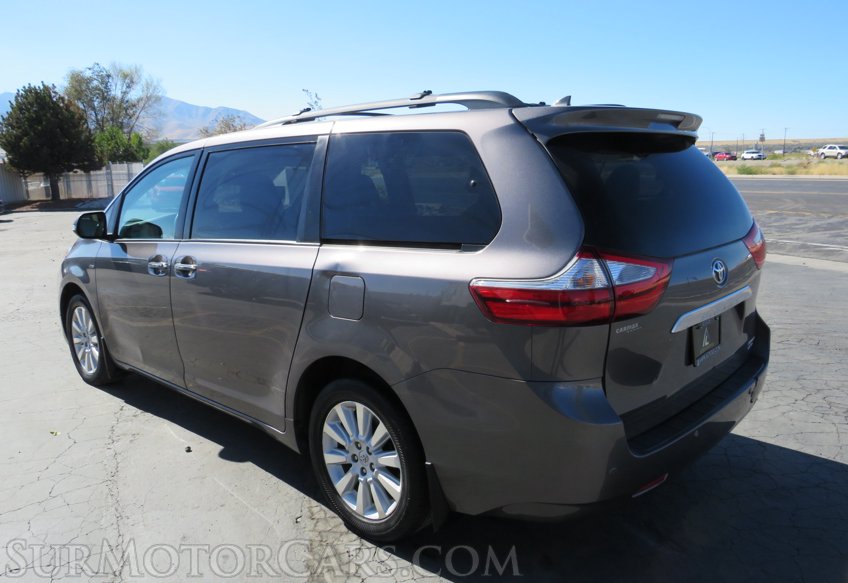 2016 Toyota Sienna - Image 6