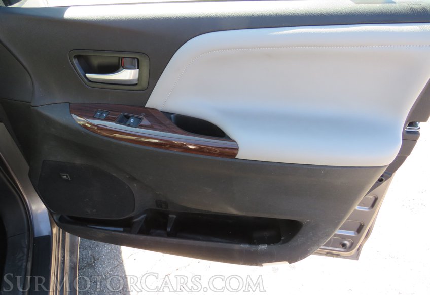 2016 Toyota Sienna - Image 51