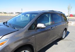 2016 Toyota Sienna - Image 14