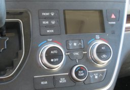 2016 Toyota Sienna - Image 41