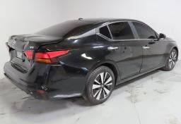 Thumbnail of 2021 Nissan Altima