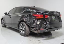 Thumbnail of 2021 Nissan Altima