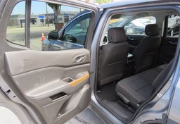 2020 GMC Acadia - Image 22