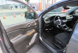 2020 GMC Acadia - Image 20