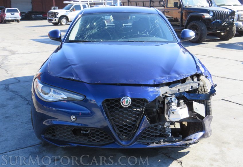 2017 Alfa Romeo Giulia - Image 9