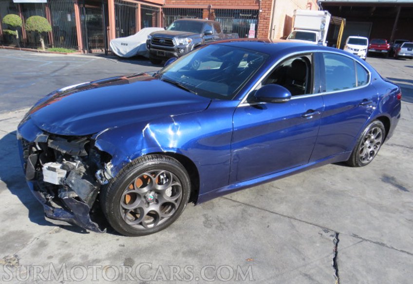 2017 Alfa Romeo Giulia - Image 2