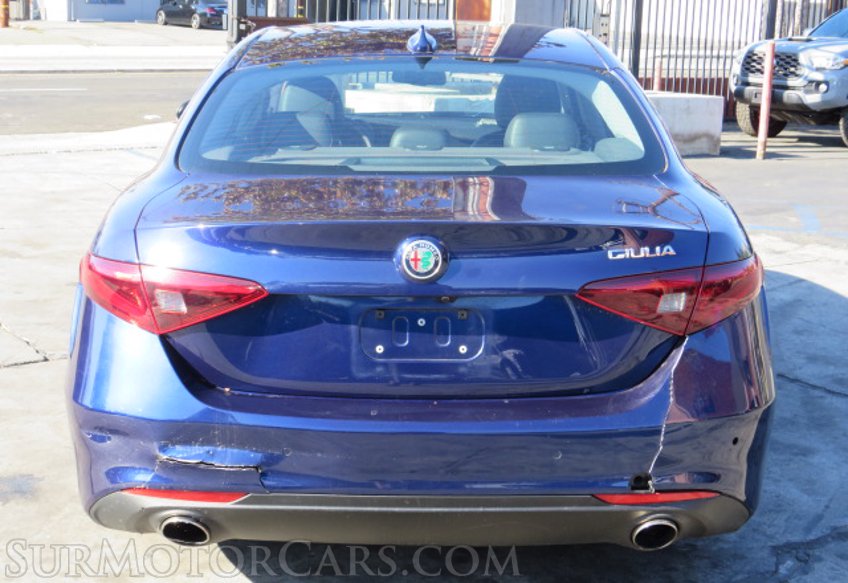 2017 Alfa Romeo Giulia - Image 10