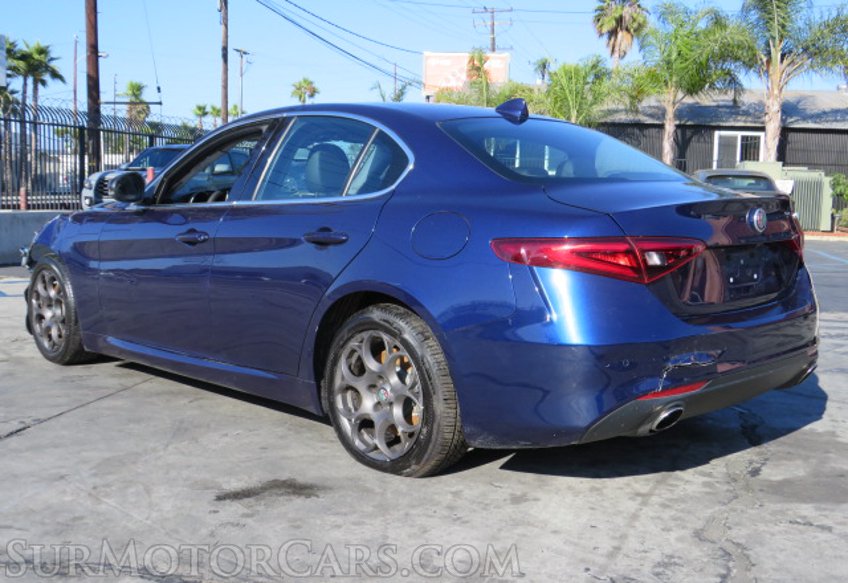 2017 Alfa Romeo Giulia - Image 8