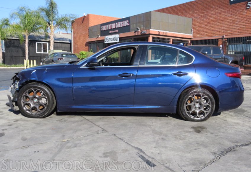 2017 Alfa Romeo Giulia - Image 12