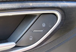2017 Alfa Romeo Giulia - Image 39