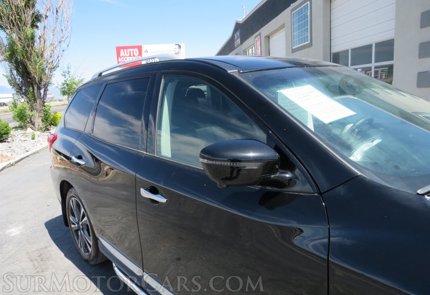 2019 Nissan Pathfinder - Image 12