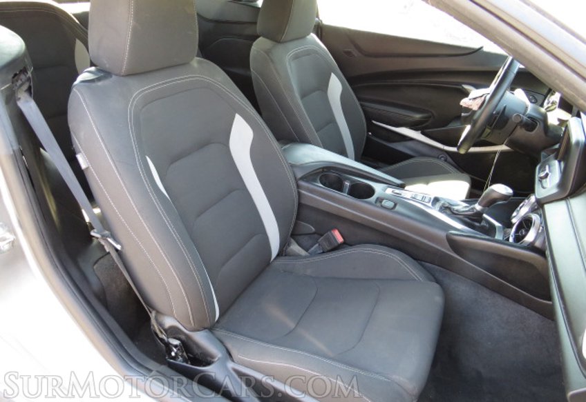 2020 Chevrolet Camaro - Image 23