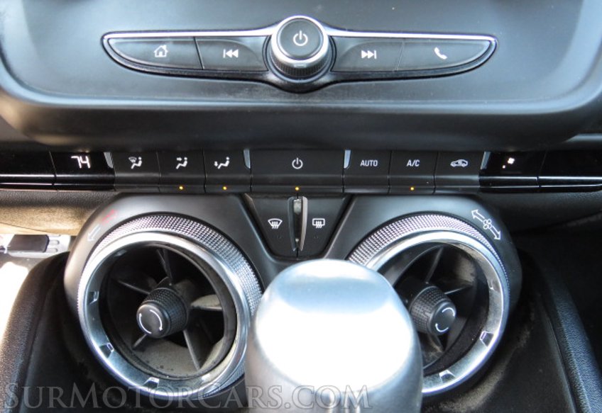 2020 Chevrolet Camaro - Image 31