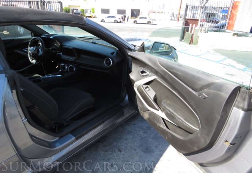 2020 Chevrolet Camaro - Image 19